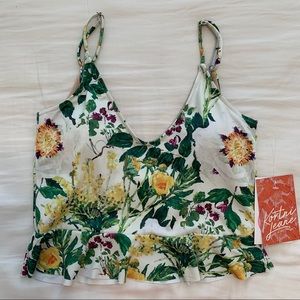 NWT Kortni Jeane whimsical floral scoop back top